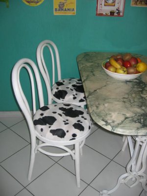 Galette pour chaise en tissu avec poya de montagne, vache et nature couleur  brun, blanc, écru et or - Valais déco