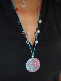 collier_rouge_turquoise_t_mini009.jpg