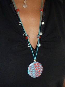 collier_rouge_turquoise_t_mini009.jpg collier_rouge_turquoise_t_mini009.jpg